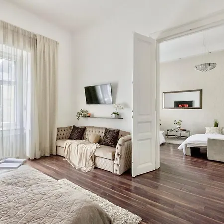 Luxe 2br With View On The St Stephen Road Apartament *