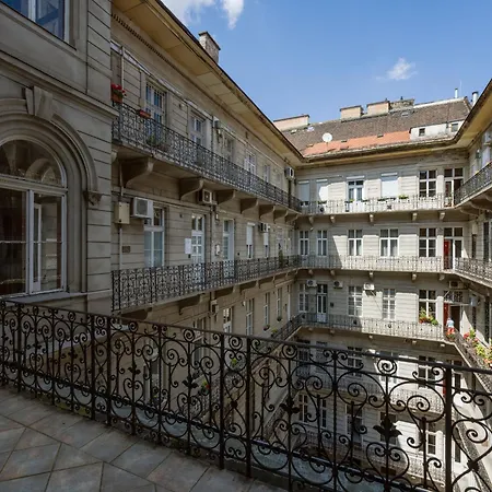 Apartamento Luxe 2br With View On The St Stephen Road