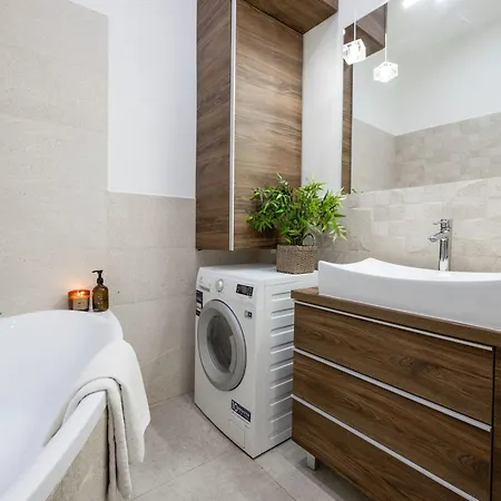 Apartament Luxe 2br With View On The St Stephen Road
