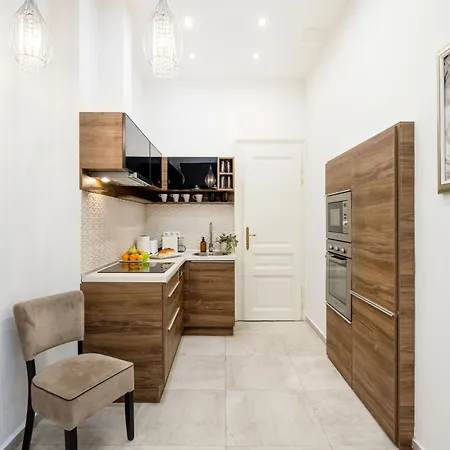 Luxe 2br With View On The St Stephen Road Apartamento *