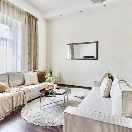Luxe 2br With View On The St Stephen Road 아파트 *
