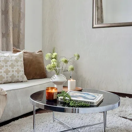 아파트 Luxe 2br With View On The St Stephen Road *
