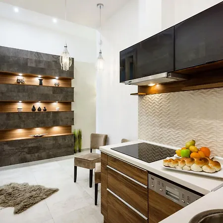 Luxe 2br With View On The St Stephen Road 아파트