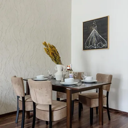 Luxe 2br With View On The St Stephen Road 아파트 *