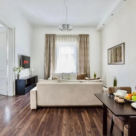 Luxe 2br With View On The St Stephen Road * 부다페스트
