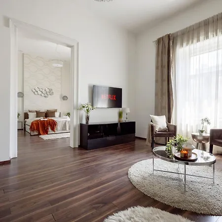 Luxe 2br With View On The St Stephen Road 아파트