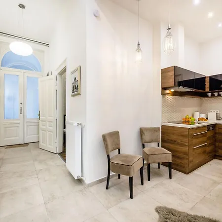 Luxe 2br With View On The St Stephen Road 아파트 부다페스트