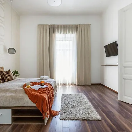 Luxe 2br With View On The St Stephen Road 부다페스트